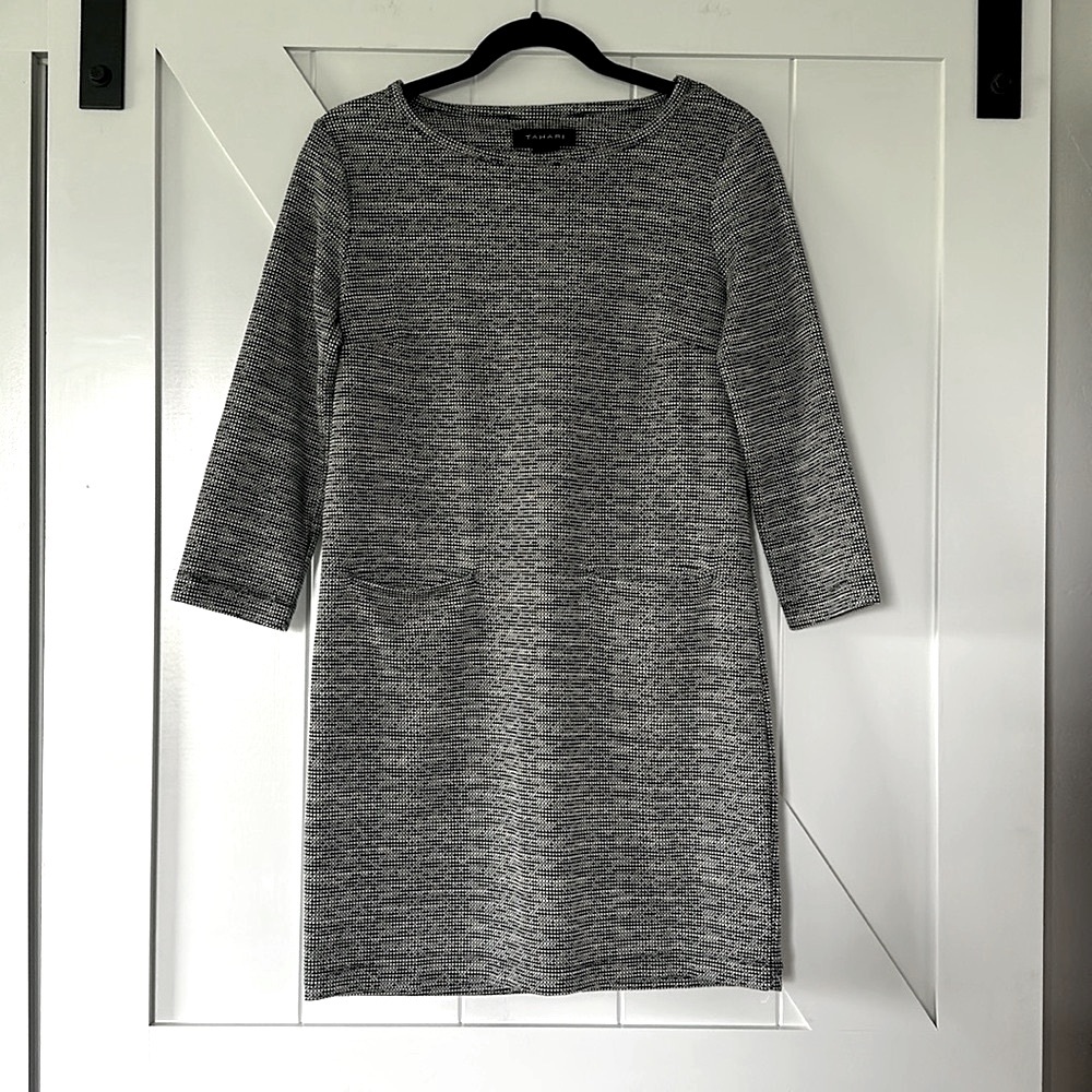 Tahari black and white knitted dress